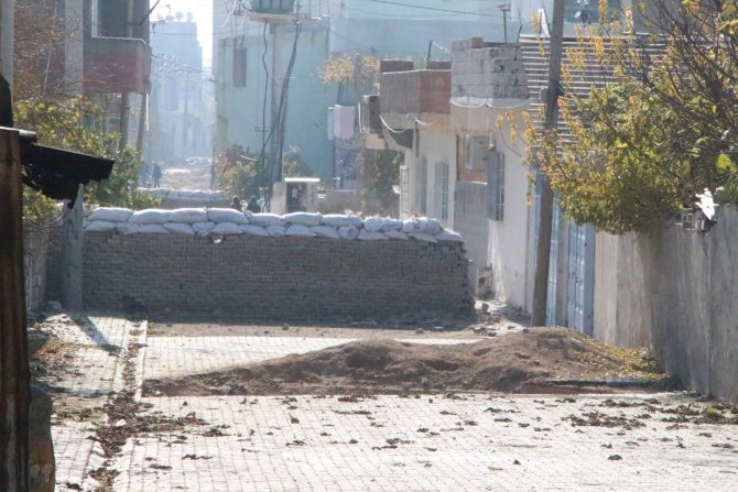 Nusaybin'de yasak kalktı, evlerdeki yeni hasarlar ortaya çıktı