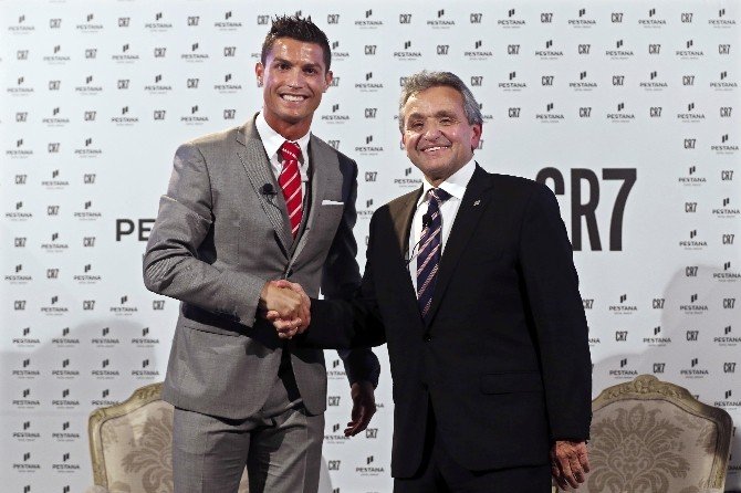 Ronaldo Otelcilik İşine Girdi