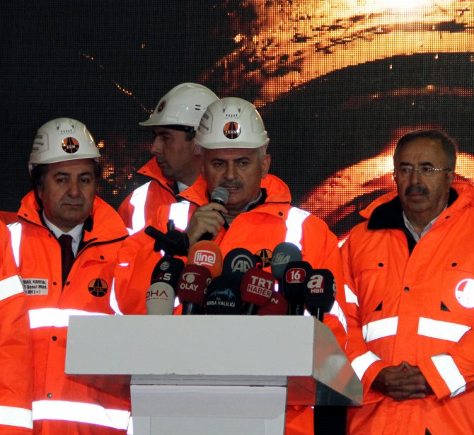 İstanbul-İzmir Otoyolu Selçukgazi Tüneli'nde ışık göründü