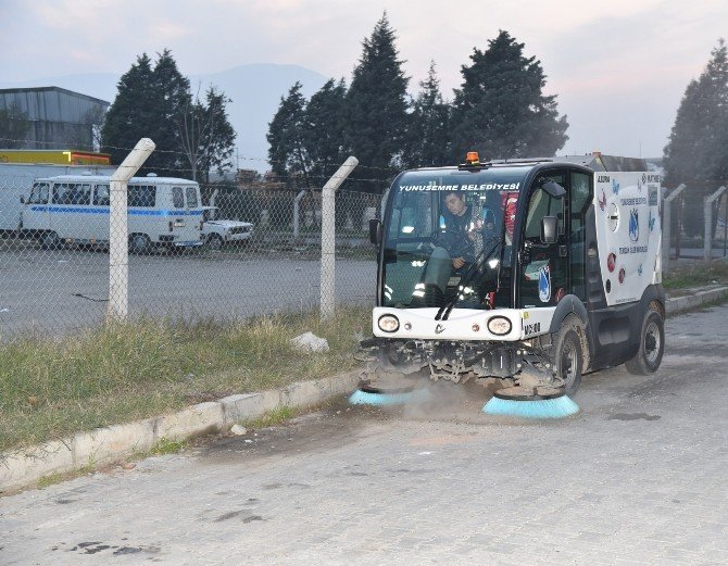Yunusemre Belediyesi Sorunları Çözüme Kavuşturuyor