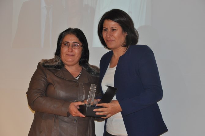 Necip Hablemitoğlu toplumsal duyarlılık ödülleri verildi