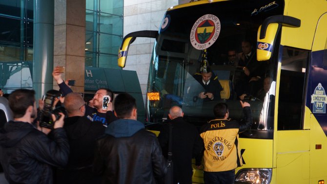 Fenerbahçe, Gençlerbirliği maçı için Ankara’ya geldi