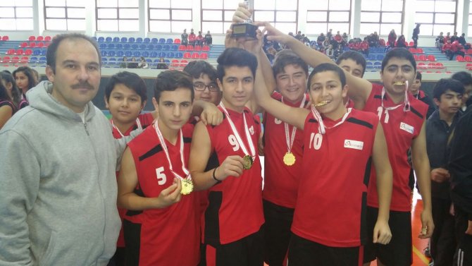 Gevher Hatun Koleji basketbolda şampiyon oldu