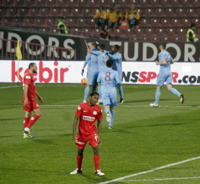 Trabzonspor: 1 – Antalyaspor: 0 (İlk yarı)