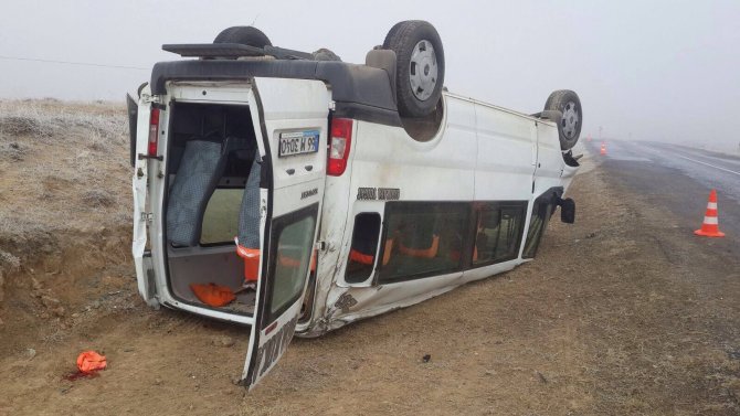 TEOG kursuna giden öğrencileri taşıyan minibüs kaza yaptı: 1 ölü, 6 yaralı