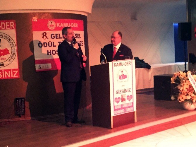 Necati Gürsoy Yılın En Başarılı İlçe Belediye Başkanı Ödülünü Aldı