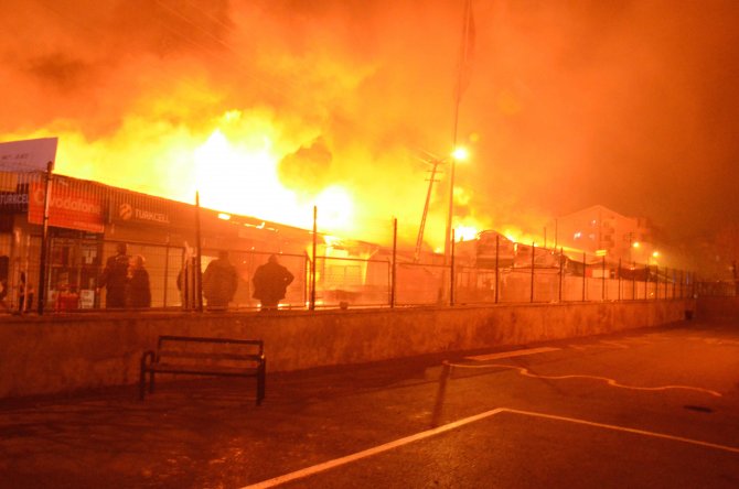 Ankara’da 250 dükkanlık iş merkezinde büyük yangın