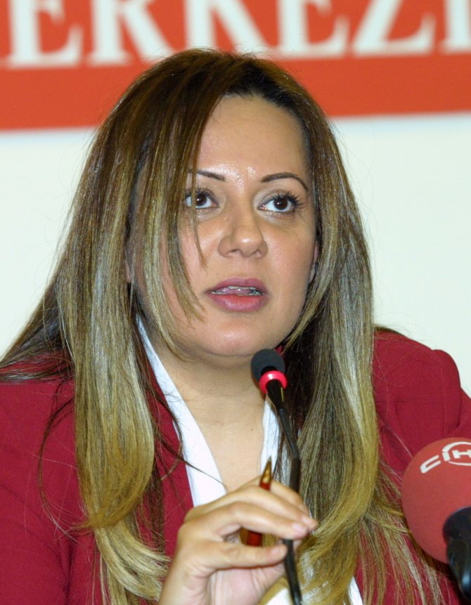 CHP İstanbul İl Başkanlığı'na ilk kadın aday
