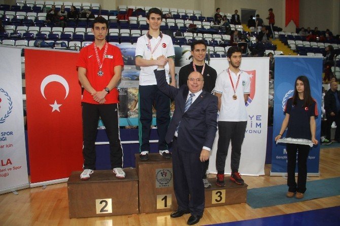 Türkiye Eskrim Açık Turnuvasında Ödül Günü