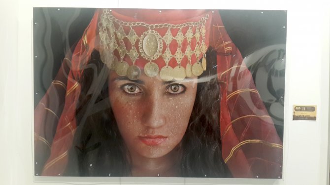 Ressam Mustafa Yüce'nin tablolarına yoğun ilgi