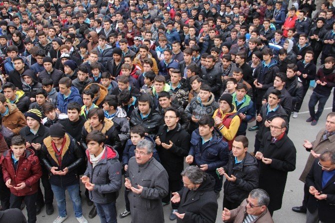 Çorumlu Öğrencilerden Türkmenlere 1 Tır Yardım