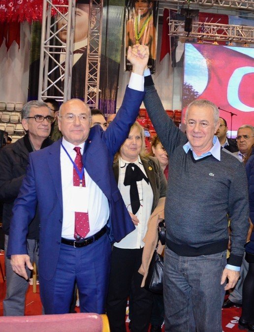CHP İzmir'in başına 12 oy farkla Alaattin Yüksel geldi