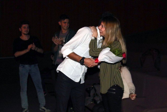 Tiyatro Sahnesinden “Aile Saadeti”ne İlk Adım