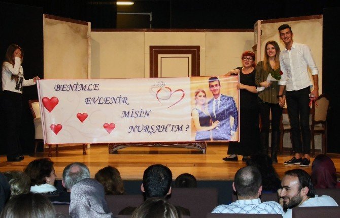 Tiyatro Sahnesinden “Aile Saadeti”ne İlk Adım