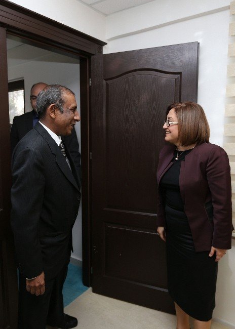 Hindistan Ankara Büyükelçisi Kulshreshth’den Şahin’e Ziyaret