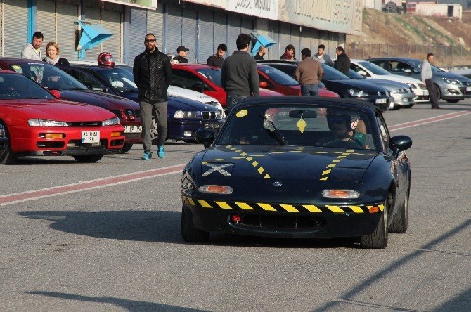 Hız Tutkunları Hafta Sonu ‘Ülkü Yarış Pisti’nde Buluştu