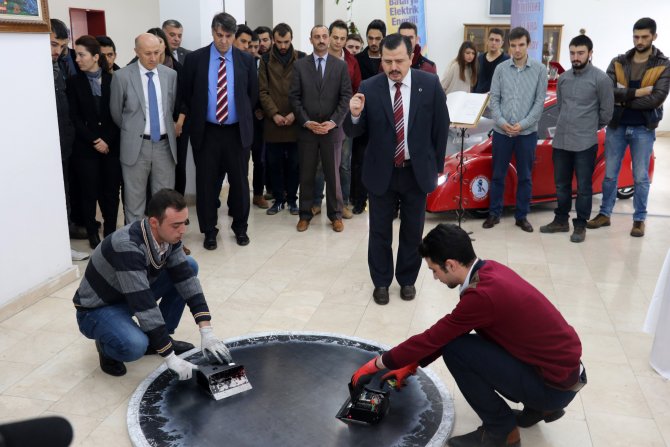 Karabük Üniversitesi Japonya'da robotlu Sumo güreşinde dünya birincisi oldu