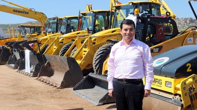 Kepez Belediyesi, İş Makinesi Parkına 30 Yeni Araç Dahil Ediyor