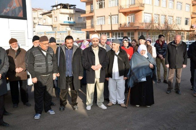 Nevşehir’de 2015 Yılının Son Umrecileri Uğurlandı