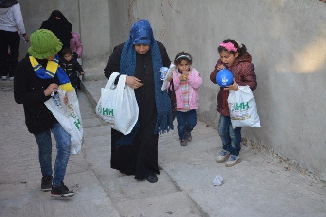 Şanlıurfa’da Suriyeli Yetimlere Yardım Yapıldı