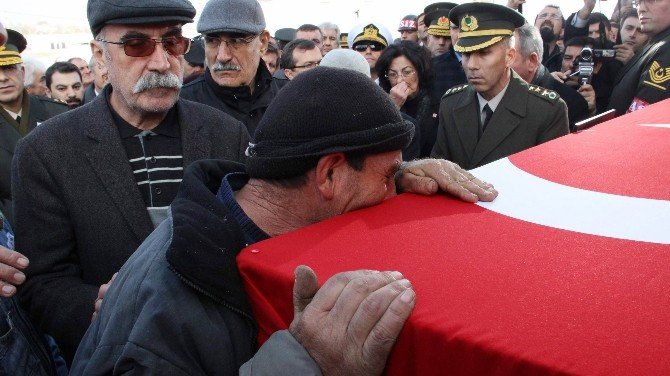 Şehit Erdoğan Kaya’nın Cenazesi Cem Evinden Kaldırıldı