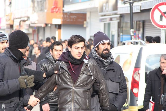 Van'da HDP yürüyüşüne müdahale: 18 gözaltı