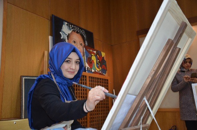 Yüksekovalı Gençler Hem Sanat Öğreniyor Hem De Sınavlara Hazırlanıyor