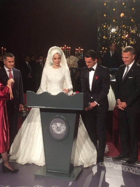 Mustafa Pektemek Evlendi