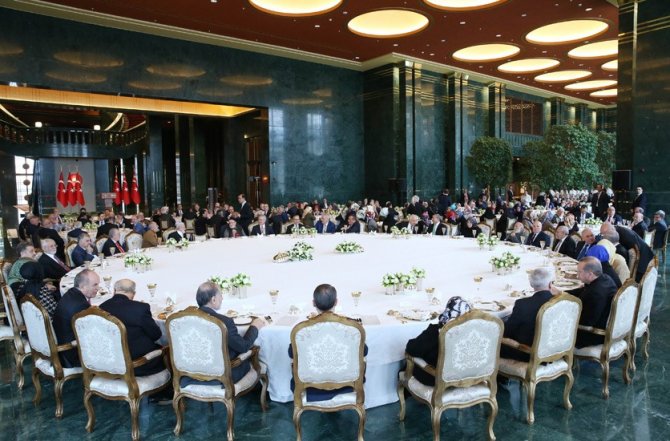 Cumhurbaşkanı Erdoğan, Dostluk Derneği üyelerine hitap etti