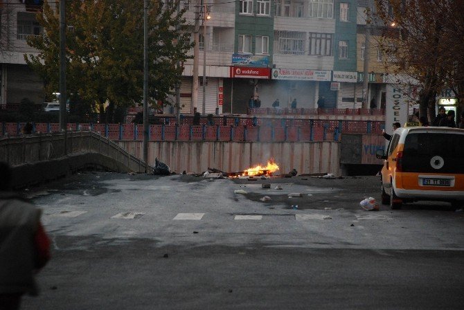 Diyarbakır’da Olaylar Devam Ediyor