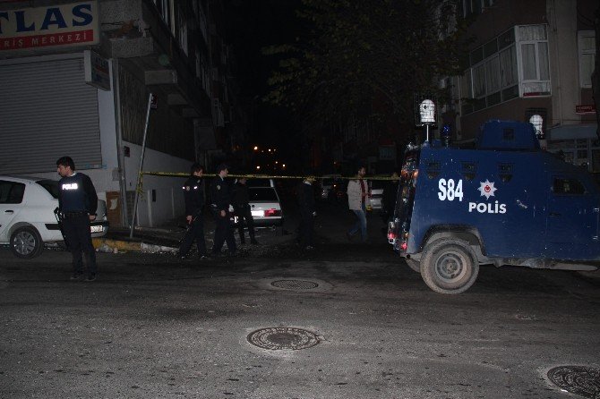 Gaziosmanpaşa’da Hücre Evine Yapılan Operasyonda Çatışma Çıktı: 2 Terörist Ölü, 4 Polis Yaralı