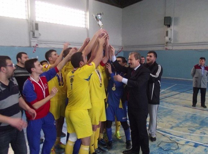 Gediz Mna Anadolu Lisesi Kütahya Futsal Yarışmalarında İl Birincisi