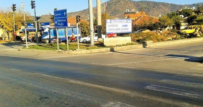 Büyükşehir, Fethiye’de Kaçak Hafriyat Dökümünün Önüne Geçiyor