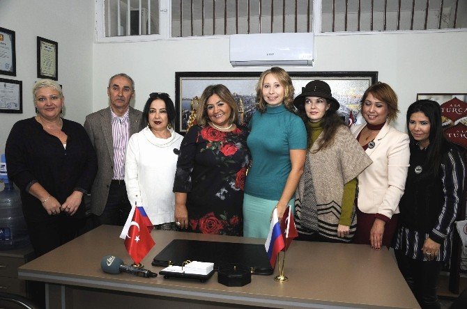 Türk Kadınları Konseyi’nden, Ruslar’a Dostluk Ziyareti