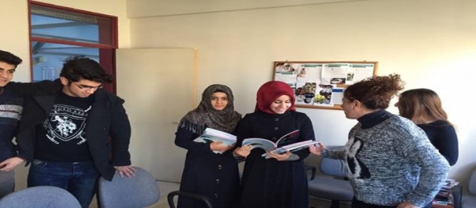 Hayırseverlerden Mardinli öğrencilere üniversite hazırlık kitabı
