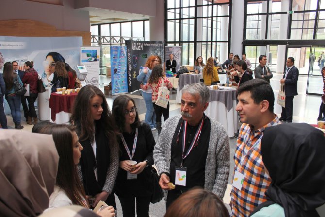 Üniversite öğrencileri, Uluslararası Moleküler Biyoloji Kongresi'ne katıldı