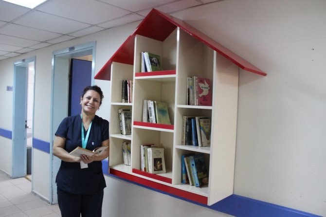 Çanakkale'de kamu hastanelerine kitaplık yapıldı