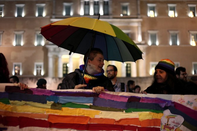 Yunanistan'da eşcinsellik yasası geçti; Metropolit 2 gün 'yas' ilan etti