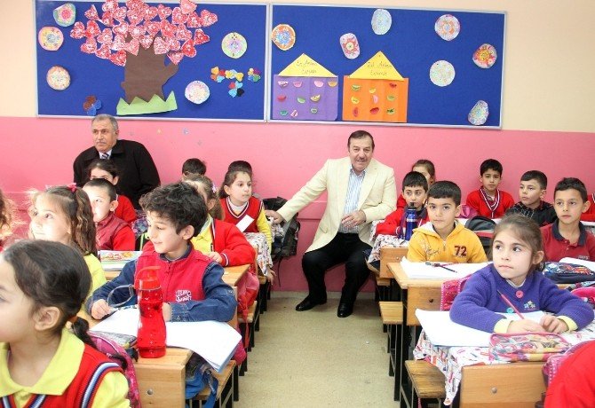 Başkan Kadıoğlu: "Çocuklarımızın Eğitiminde Temel İhtiyaçlarını Karşılıyoruz"
