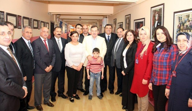 Başkan Kadıoğlu: "Çocuklarımızın Eğitiminde Temel İhtiyaçlarını Karşılıyoruz"