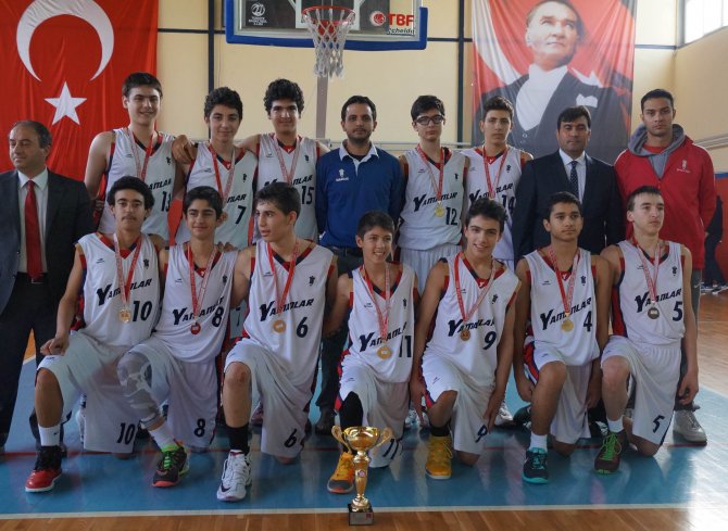Ortaokullar basketbolda şampiyon Yamanlar