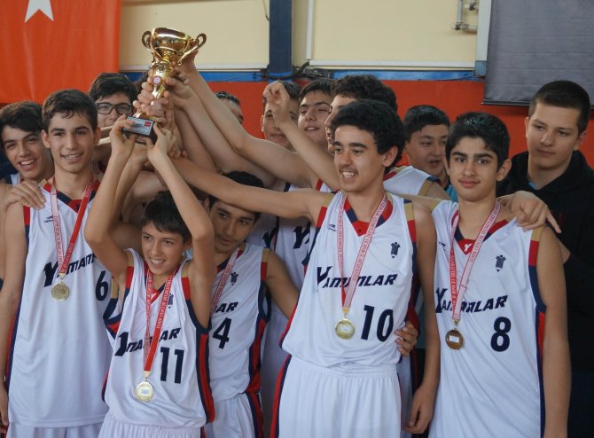 Ortaokullar basketbolda şampiyon Yamanlar