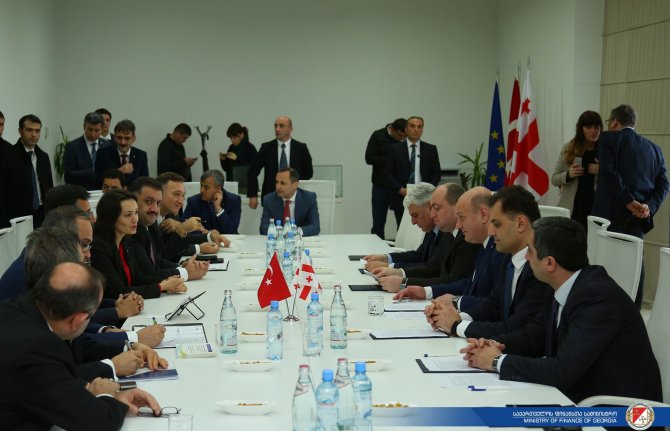 Gümrük Bakanı Tüfenkçi Batum’u ziyaret etti