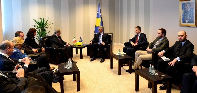 İtalya Dışişleri Bakanı Gentiloni Kosova’da