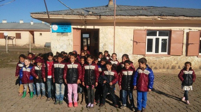 TOBB Ve Dtb’den Köy Okullarına Yardım