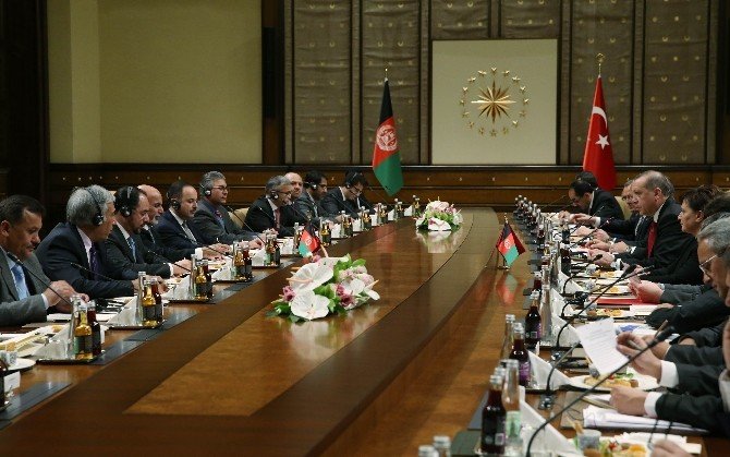 Afganistan Cumhurbaşkanı Ahmedzai Cumhurbaşkanlığı Külliyesi’nde