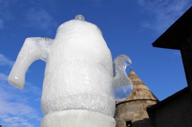Sibirya Soğuklarının Hüküm Sürdüğü Erzurum’da Buzdan Heykeller
