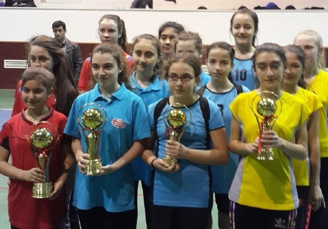 Öğretmen Işıl İpek Ortaokulu Gönen’in Gururu Oldu