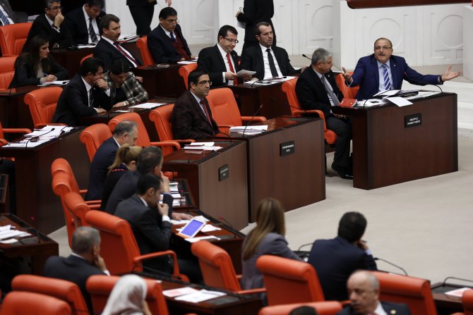 Vural: 'MHP önergesine görüş verdi' diye başkan görev alındı