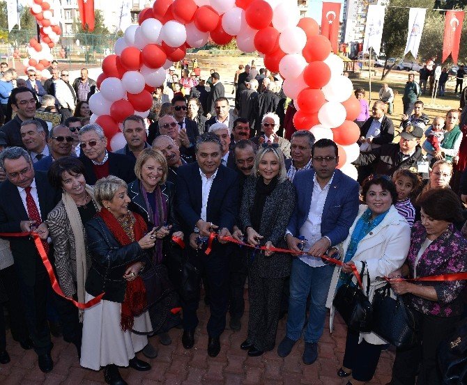 Muratpaşa Belediyesi Dört Parkı Aynı Anda Açtı
